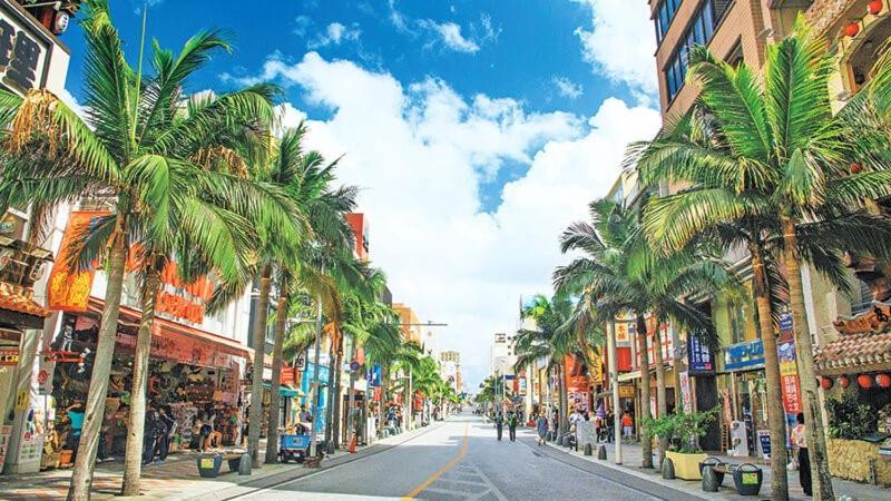 Okinawa Naha Jinjin -沖縄伝統体験型宿じんじん- Exteriör bild